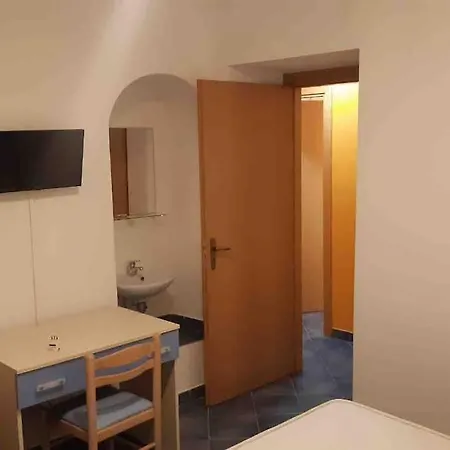 דירה Vinisio A מראטיאה